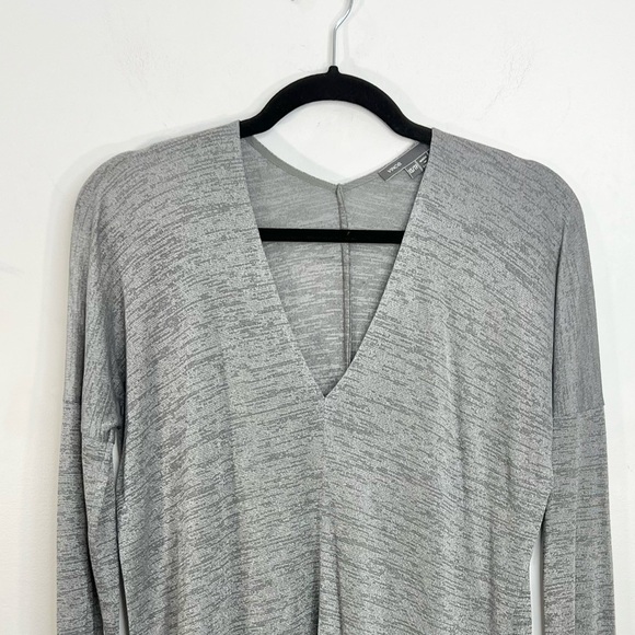VINCE grey and metallic oversized stretchy v neck long sleeve top XS - Picture 5 of 10